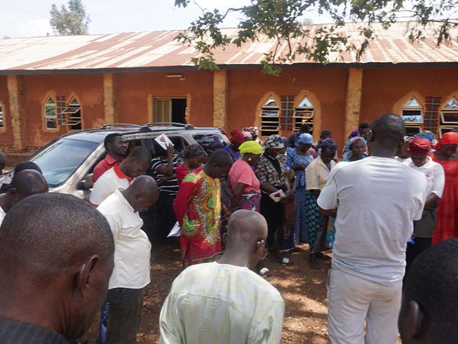 Nigerian Christians praying